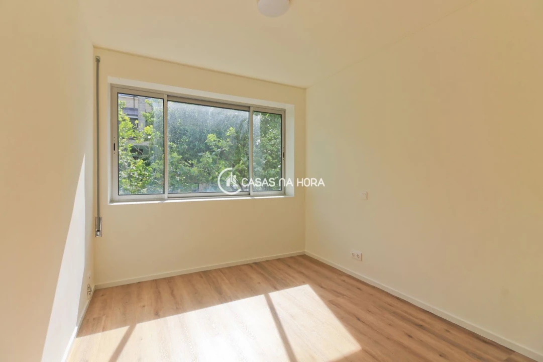 Apartamento T4 para Arrendamento em Aldoar, Foz do Douro e Nevogilde Foto 14