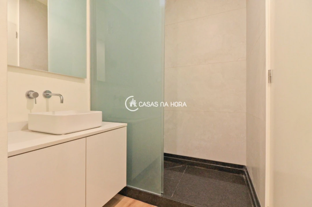 Apartamento T4 para Arrendamento em Aldoar, Foz do Douro e Nevogilde Foto 16