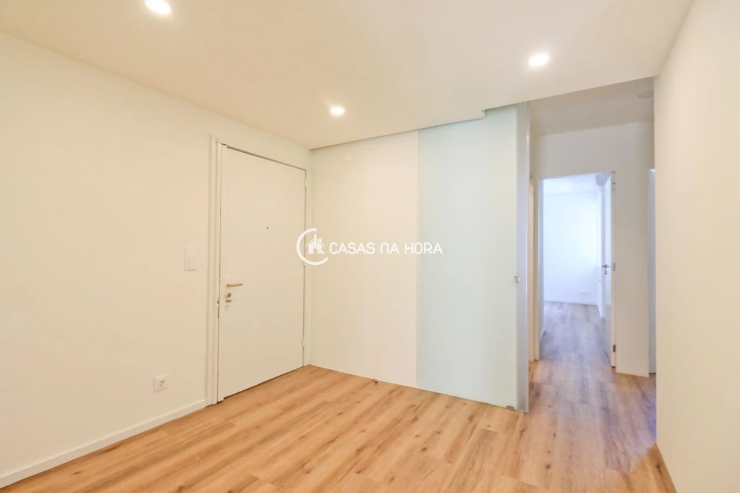 Apartamento T4 para Arrendamento em Aldoar, Foz do Douro e Nevogilde Foto 17