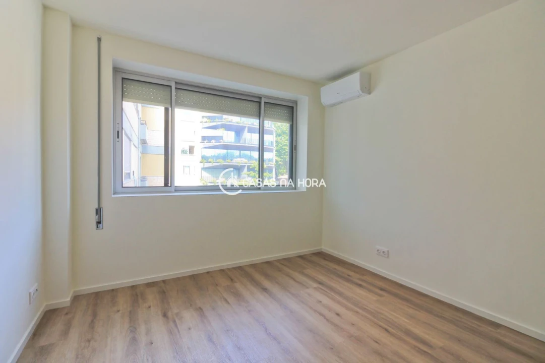 Apartamento T4 para Arrendamento em Aldoar, Foz do Douro e Nevogilde Foto 23