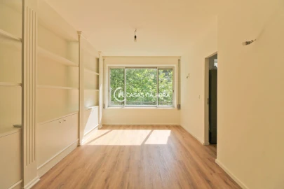 Apartamento T4 para Arrendamento em Aldoar, Foz do Douro e Nevogilde