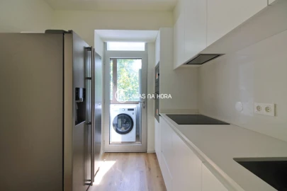 Apartamento T4 para Arrendamento em Aldoar, Foz do Douro e Nevogilde