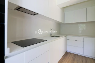 Apartamento T4 para Arrendamento em Aldoar, Foz do Douro e Nevogilde