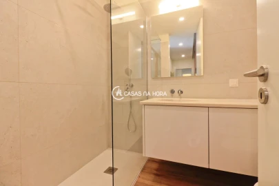 Apartamento T4 para Arrendamento em Aldoar, Foz do Douro e Nevogilde