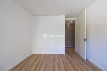 Apartamento T4 para Arrendamento em Aldoar, Foz do Douro e Nevogilde