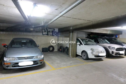 Apartamento T4 para Arrendamento em Aldoar, Foz do Douro e Nevogilde
