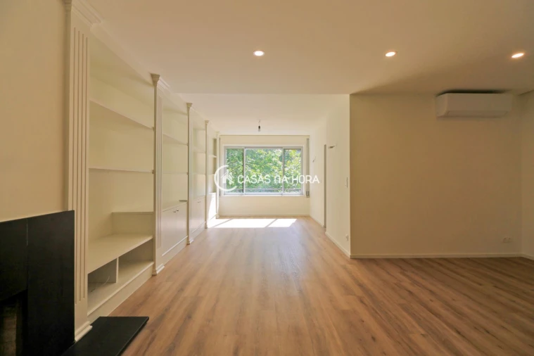 Apartamento T4 para Arrendamento em Aldoar, Foz do Douro e Nevogilde