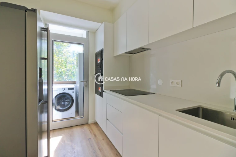 Apartamento T4 para Arrendamento em Aldoar, Foz do Douro e Nevogilde Foto 8