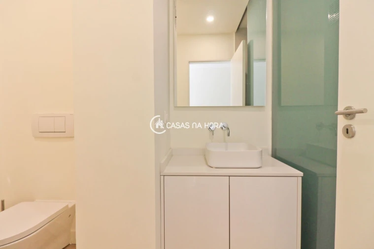 Apartamento T4 para Arrendamento em Aldoar, Foz do Douro e Nevogilde Foto 13
