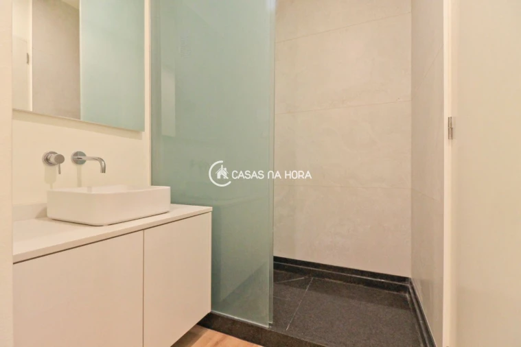 Apartamento T4 para Arrendamento em Aldoar, Foz do Douro e Nevogilde Foto 16