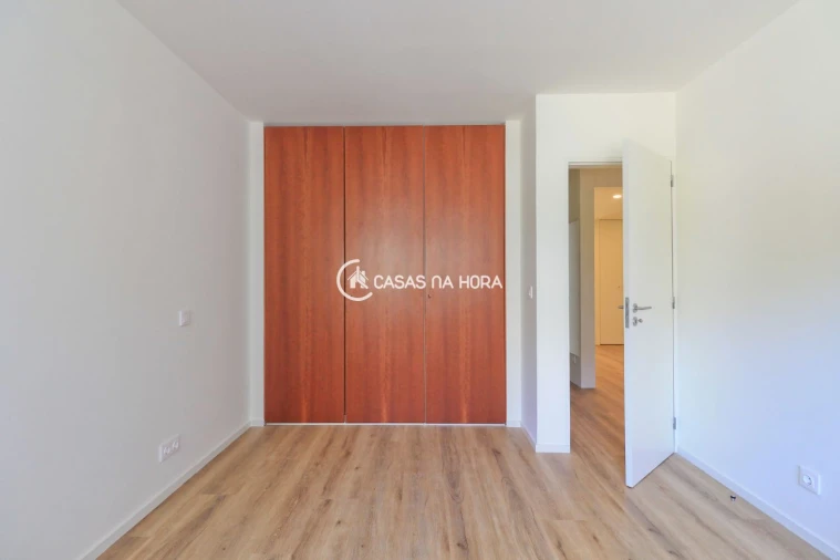 Apartamento T4 para Arrendamento em Aldoar, Foz do Douro e Nevogilde Foto 24