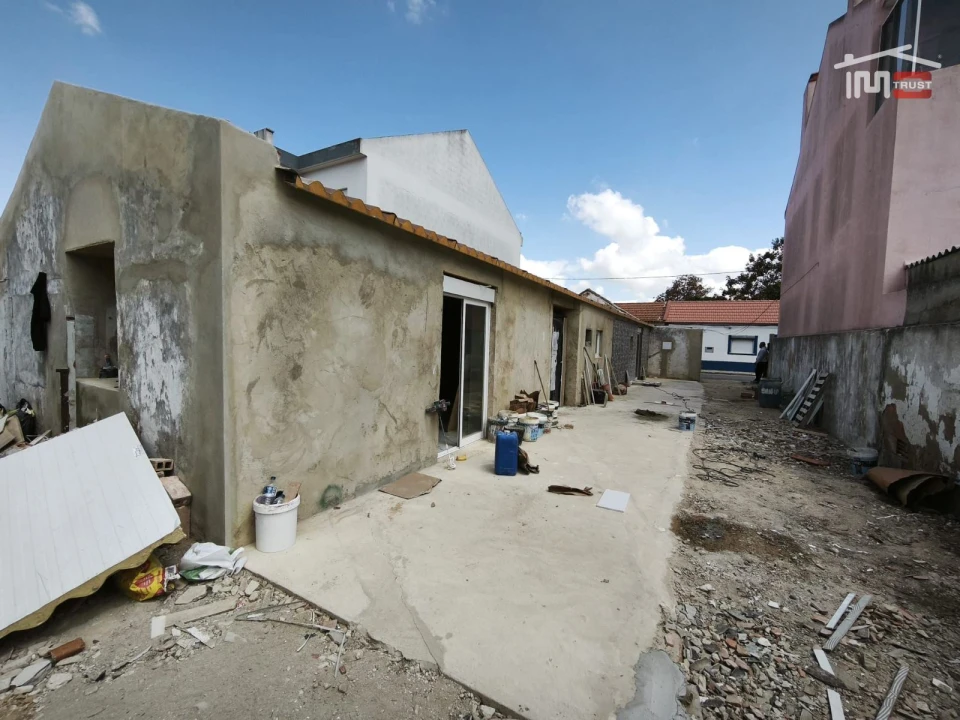 Moradia T3 para Venda em Santo Antonio da Charneca Foto 4
