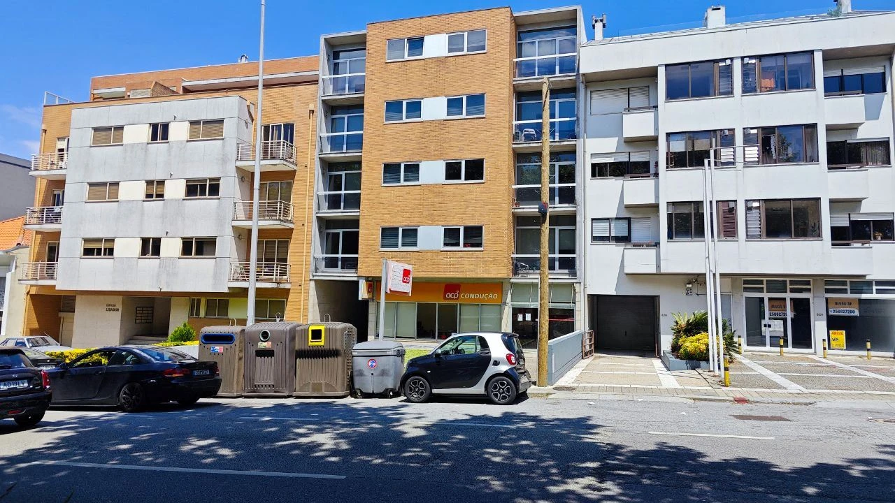 Apartamento T1 para Arrendamento em Paranhos Foto 17
