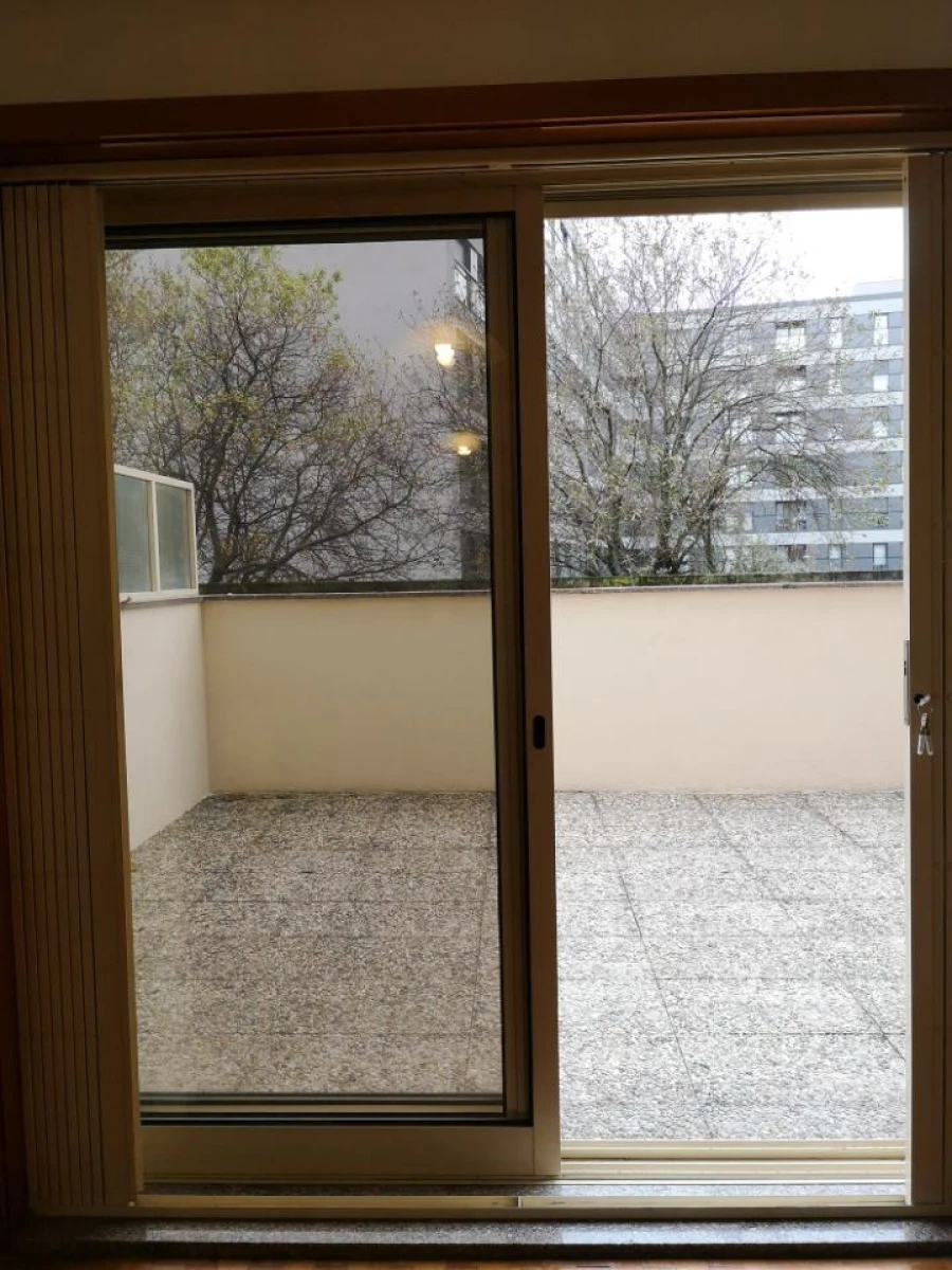 Apartamento T1 para Arrendamento em Paranhos Foto 6