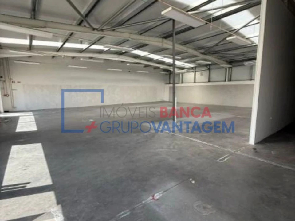 Armazém para Venda em Vila Franca das Naves e Feital Foto 4