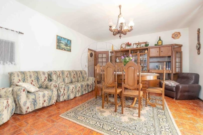 Moradia T4 para Venda em Ferreira-A-Nova