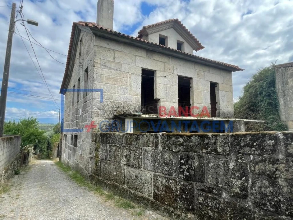 Moradia T4 para Venda em Beijos Foto 1