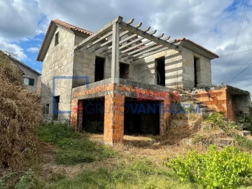 Moradia T4 para Venda em Beijos