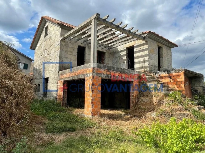 Moradia T4 para Venda em Beijos Foto 2