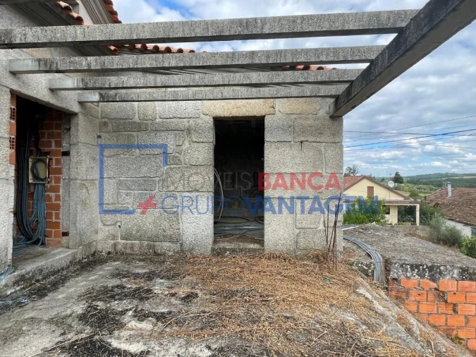 Moradia T4 para Venda em Beijos Foto 6