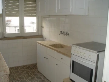 Apartamento T1 para Arrendamento em Campolide