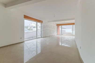 Moradia T4 para Venda em São Martinho do Bispo e Ribeira de Frades