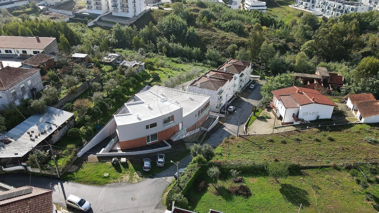 Moradia T4 para Venda em São Martinho do Bispo e Ribeira de Frades Foto 1