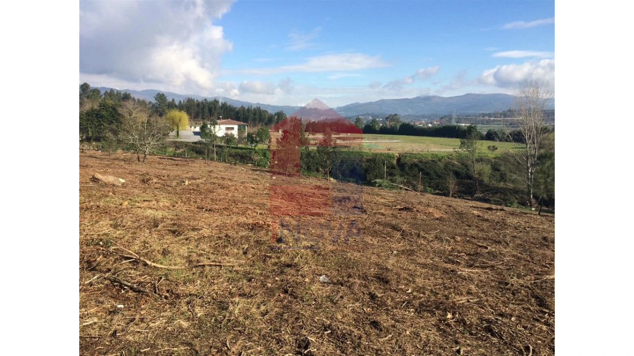 Terreno para Venda em Sabariz Foto 1