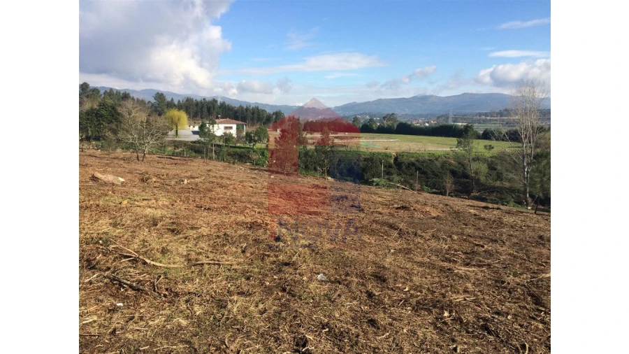 Terreno para Venda em Sabariz