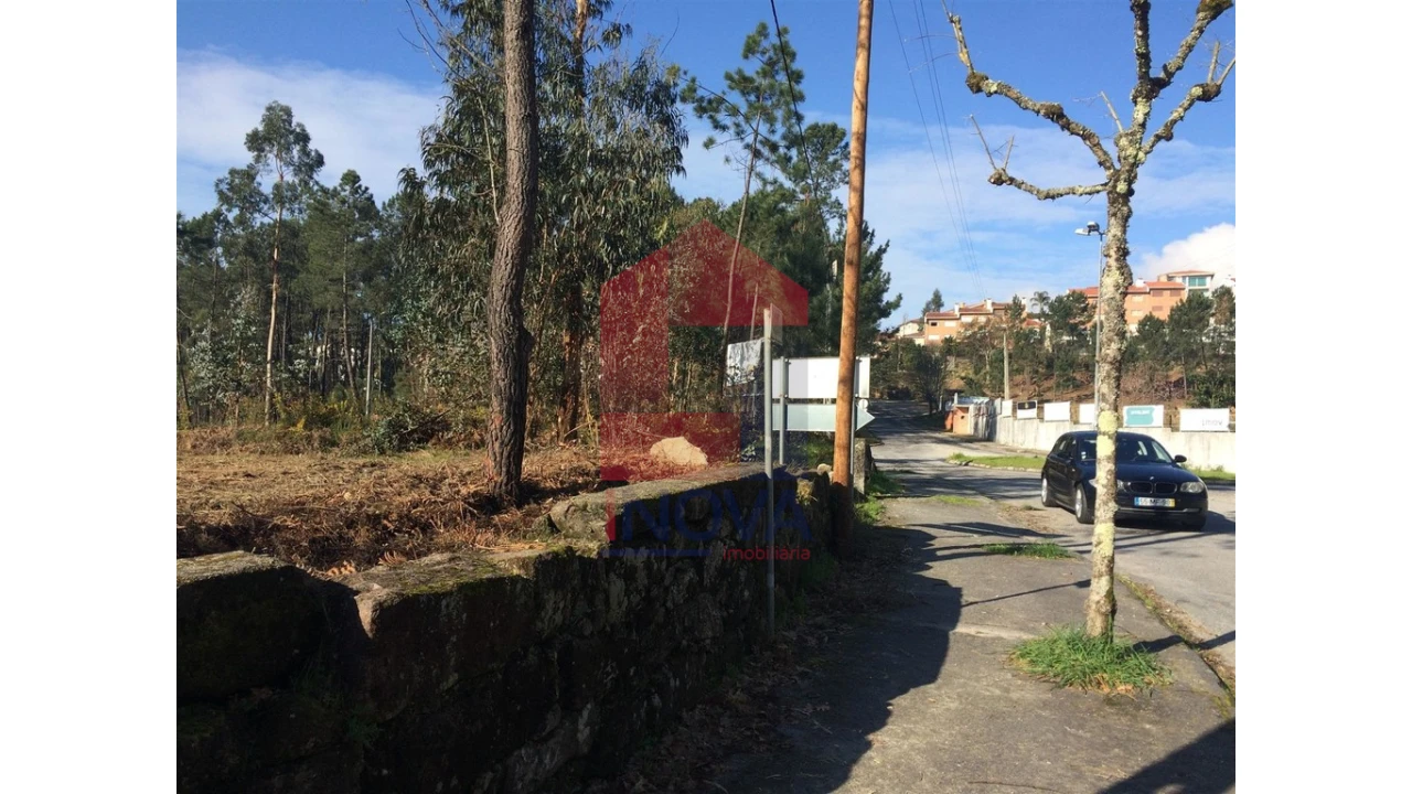Terreno para Venda em Sabariz Foto 10