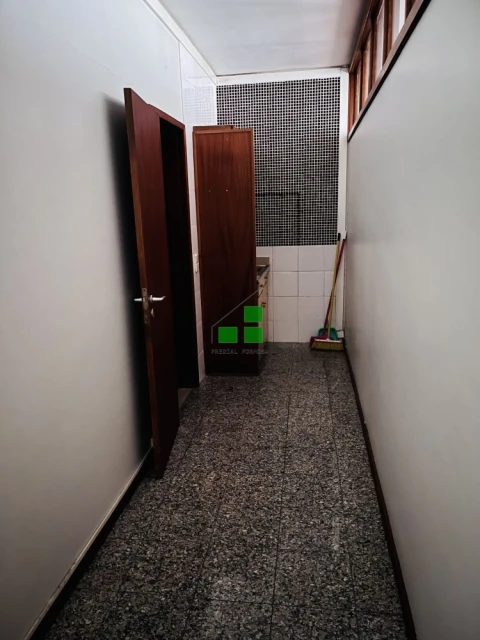 Loja para Arrendamento em Paranhos