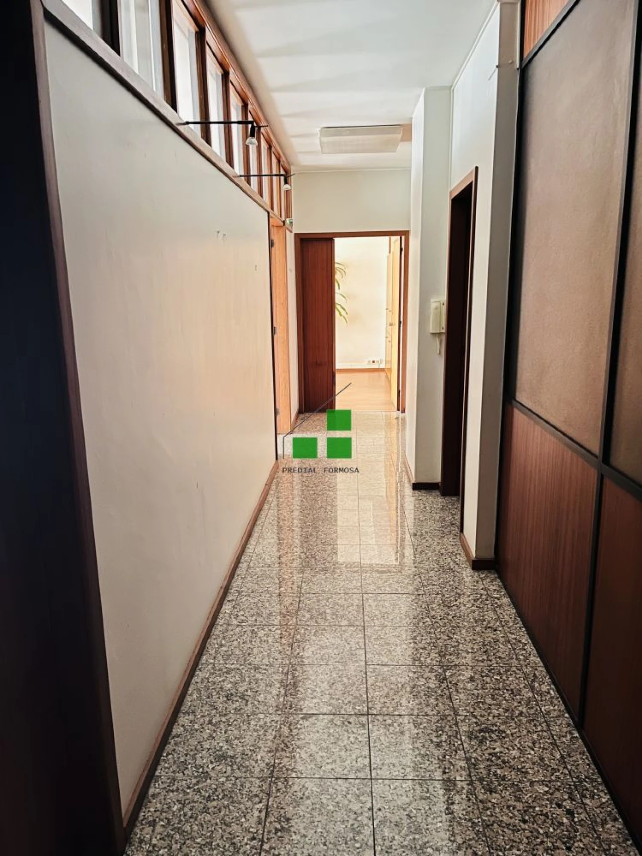 Loja para Arrendamento em Paranhos Foto 16