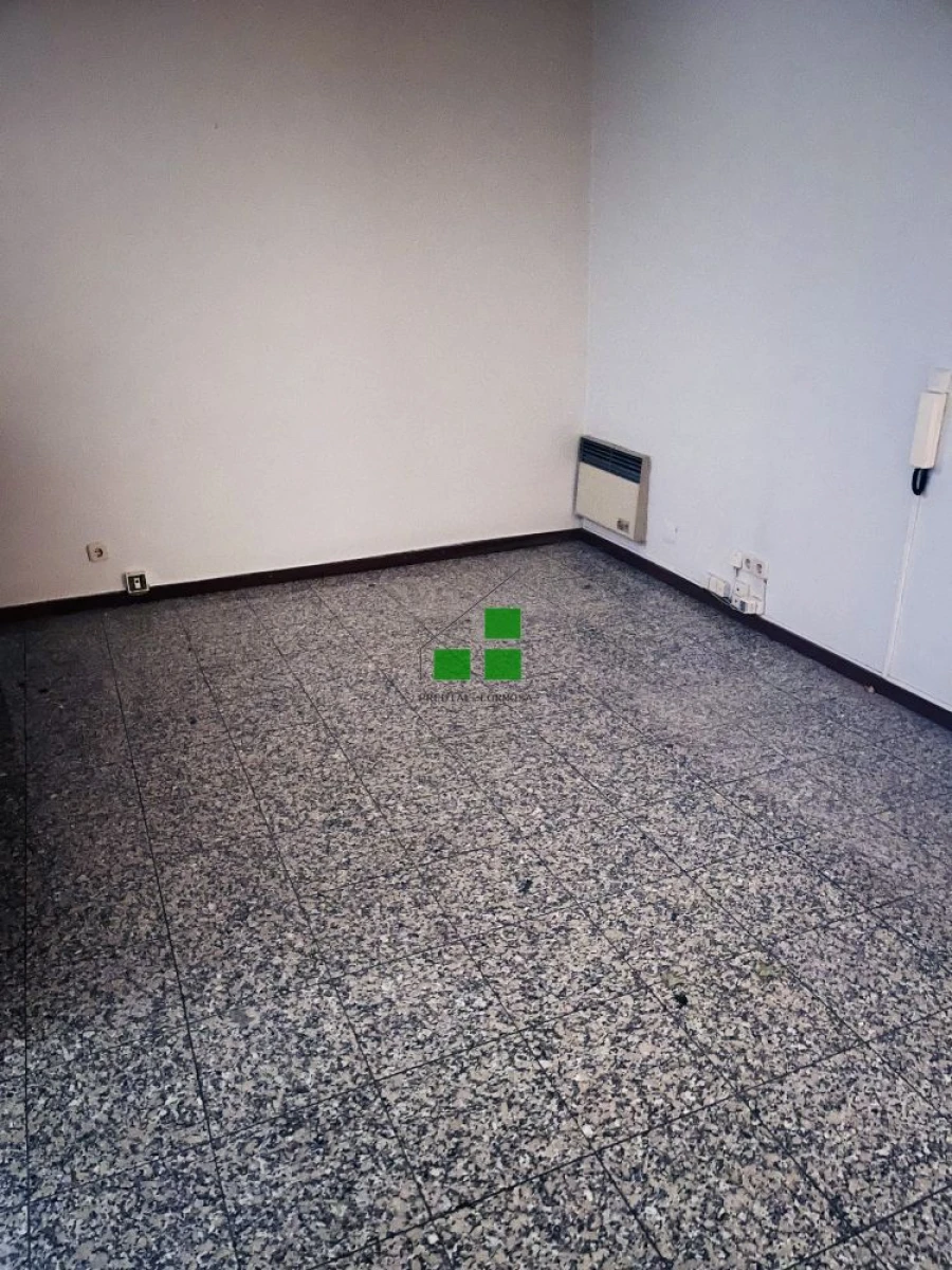 Loja para Arrendamento em Paranhos Foto 7