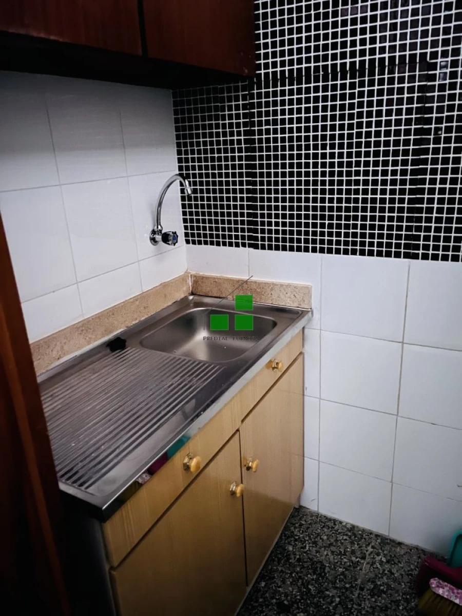 Loja para Arrendamento em Paranhos Foto 8