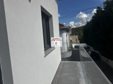 Moradia T5 para Venda em Santo Antonio dos Olivais