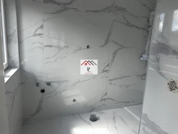 Moradia T5 para Venda em Santo Antonio dos Olivais