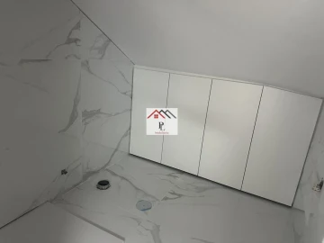 Moradia T5 para Venda em Santo Antonio dos Olivais