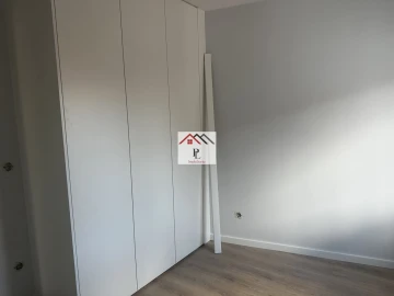 Moradia T5 para Venda em Santo Antonio dos Olivais