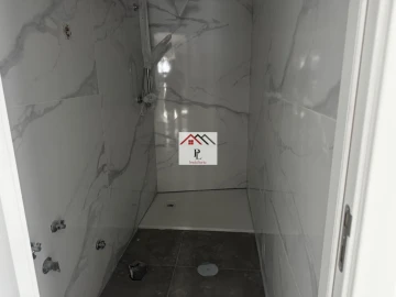 Moradia T5 para Venda em Santo Antonio dos Olivais