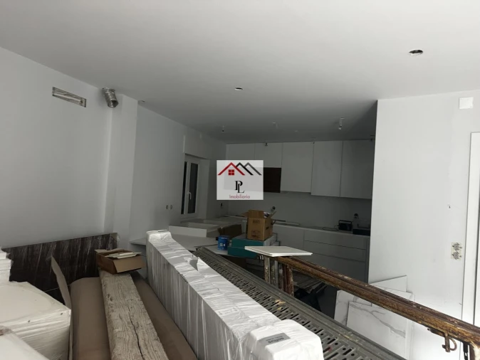 Moradia T5 para Venda em Santo Antonio dos Olivais Foto 27