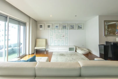 Apartamento T3 para Arrendamento em Campanhã