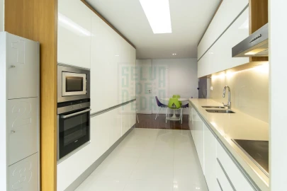 Apartamento T3 para Arrendamento em Campanhã