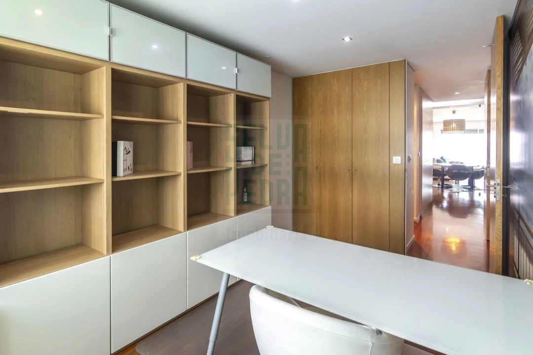 Apartamento T3 para Arrendamento em Campanhã Foto 32