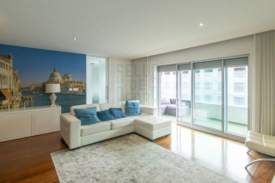 Apartamento T3 para Arrendamento em Campanhã Foto 3