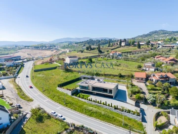 Moradia T4 para Venda em Sande