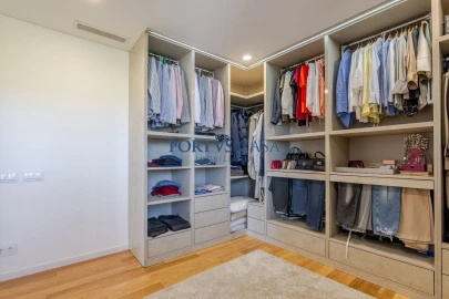 Moradia T4 para Venda em Sande