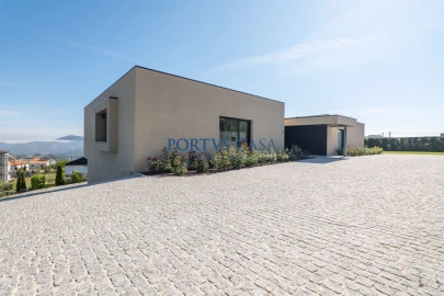 Moradia T4 para Venda em Sande