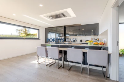 Moradia T4 para Venda em Sande