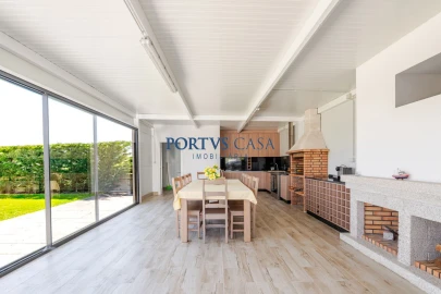Moradia T4 para Venda em Sande