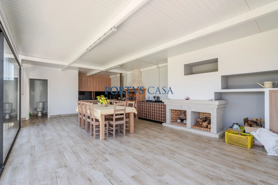 Moradia T4 para Venda em Sande Foto 70